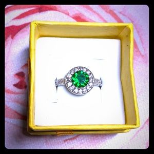 Green round statement cocktail fashion ring